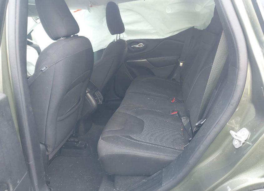 Photo 8 of 2019 Jeep Cherokee LATITUDE FWD (VIN 1C4PJLCBXKD357708)