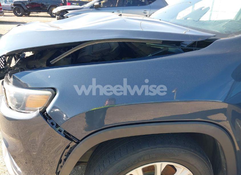 Photo 18 of 2020 Jeep Cherokee LATITUDE FWD (VIN 1C4PJLCBXLD569784)