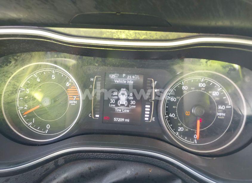 Photo 7 of 2020 Jeep Cherokee LATITUDE FWD (VIN 1C4PJLCBXLD569784)