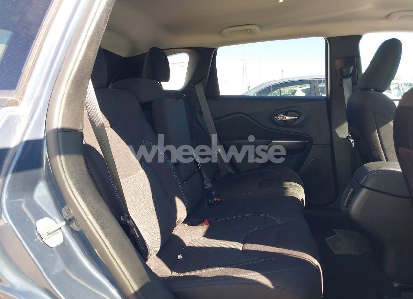 Photo 8 of 2020 Jeep Cherokee LATITUDE FWD (VIN 1C4PJLCBXLD569784)