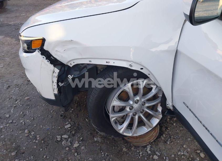 Photo 17 of 2020 Jeep Cherokee LATITUDE FWD (VIN 1C4PJLCBXLD640272)