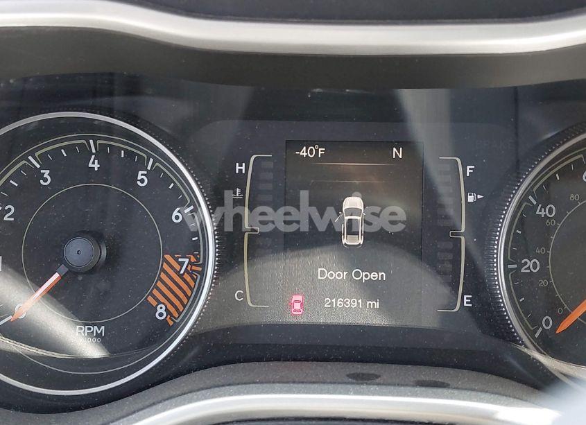 Photo 15 of 2015 Jeep Cherokee LATITUDE (VIN 1C4PJLCS0FW518528)
