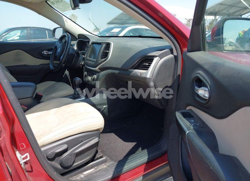 Photo 5 of 2015 Jeep Cherokee LATITUDE (VIN 1C4PJLCS0FW518528)