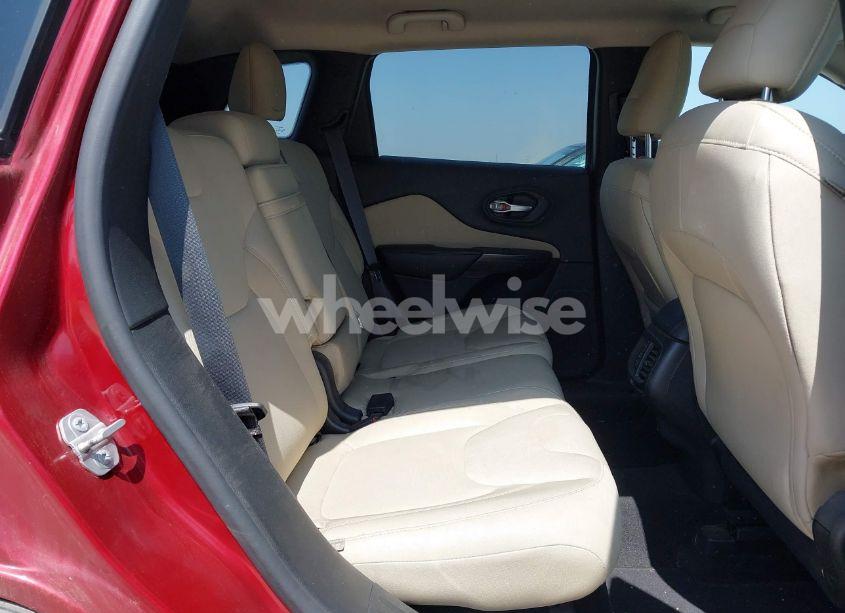 Photo 8 of 2015 Jeep Cherokee LATITUDE (VIN 1C4PJLCS0FW518528)