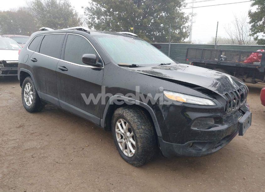 2017 Jeep Cherokee LATITUDE FWD (VIN 1C4PJLCS0HW574200) main photo