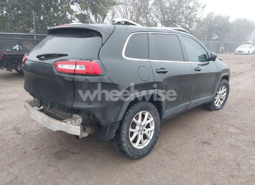 Photo 4 of 2017 Jeep Cherokee LATITUDE FWD (VIN 1C4PJLCS0HW574200)