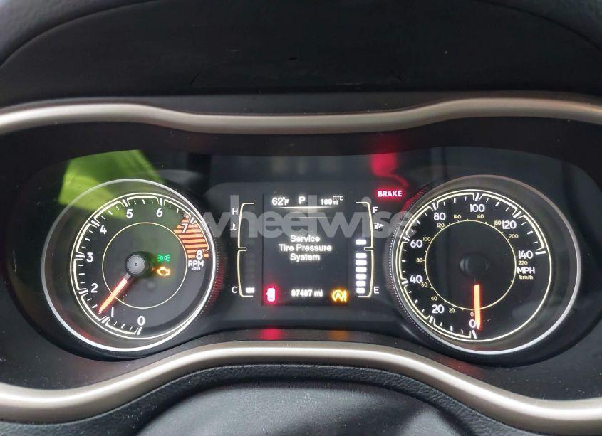 Photo 7 of 2017 Jeep Cherokee LATITUDE FWD (VIN 1C4PJLCS0HW574200)