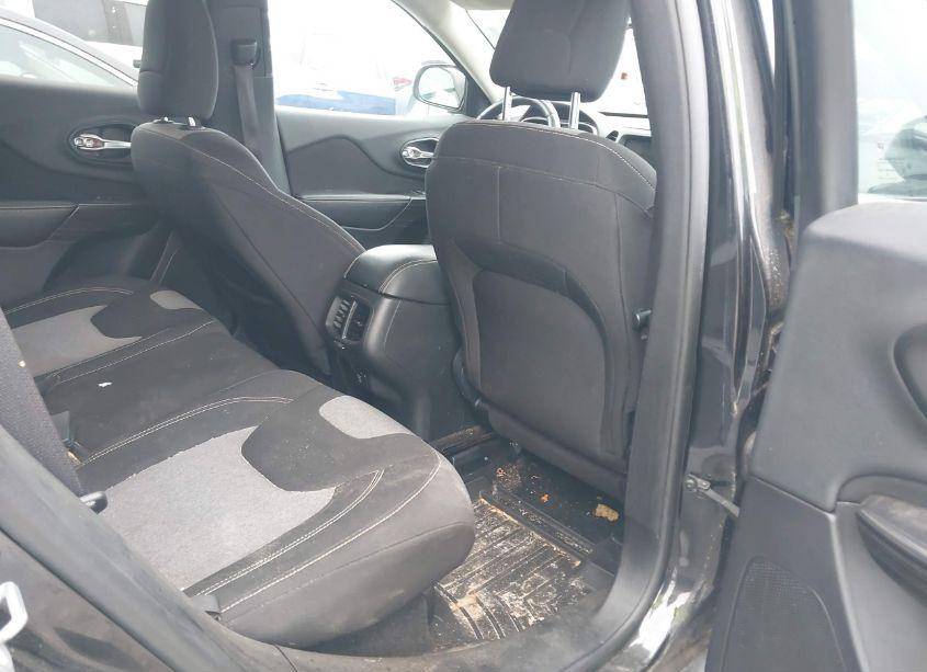 Photo 8 of 2014 Jeep Cherokee LATITUDE (VIN 1C4PJLCS1EW122994)