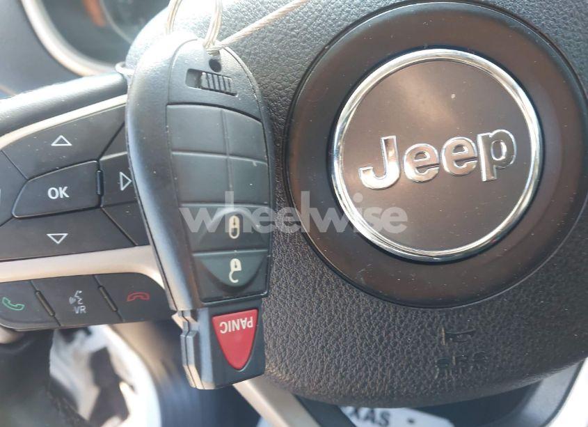 Photo 11 of 2016 Jeep Cherokee LATITUDE (VIN 1C4PJLCS1GW320140)