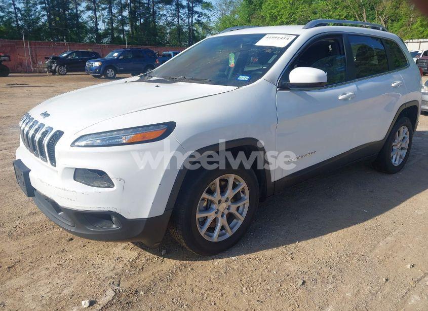 Photo 2 of 2016 Jeep Cherokee LATITUDE (VIN 1C4PJLCS1GW320140)