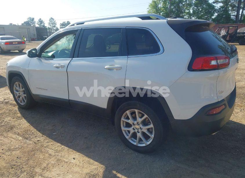 Photo 3 of 2016 Jeep Cherokee LATITUDE (VIN 1C4PJLCS1GW320140)