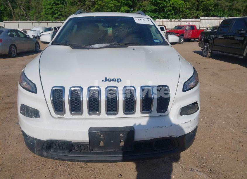 Photo 6 of 2016 Jeep Cherokee LATITUDE (VIN 1C4PJLCS1GW320140)