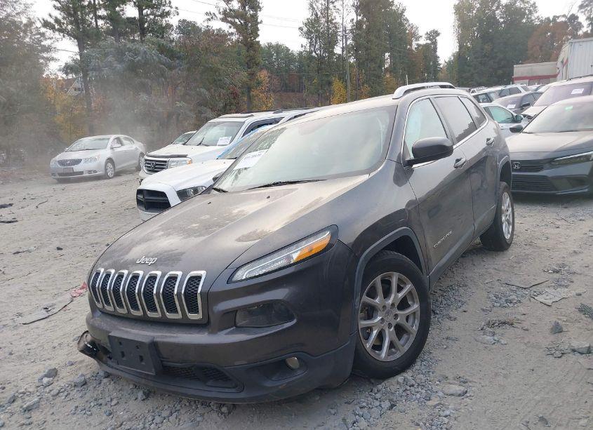Photo 2 of 2016 Jeep Cherokee LATITUDE (VIN 1C4PJLCS1GW363666)