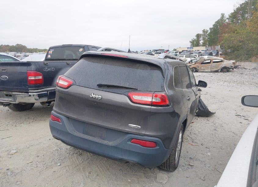 Photo 4 of 2016 Jeep Cherokee LATITUDE (VIN 1C4PJLCS1GW363666)
