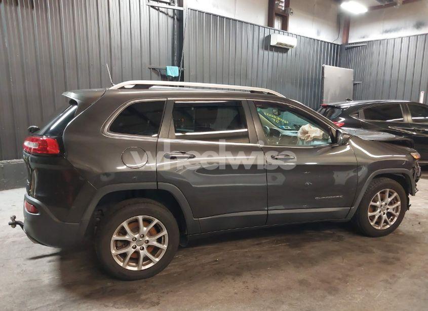 Photo 12 of 2017 Jeep Cherokee LATITUDE FWD (VIN 1C4PJLCS1HW592799)