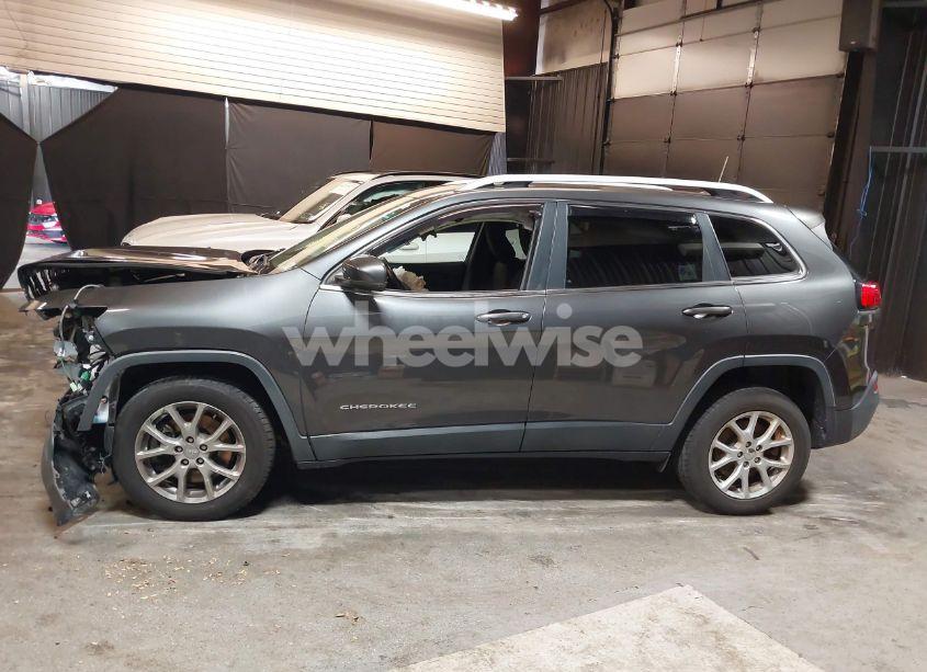 Photo 13 of 2017 Jeep Cherokee LATITUDE FWD (VIN 1C4PJLCS1HW592799)