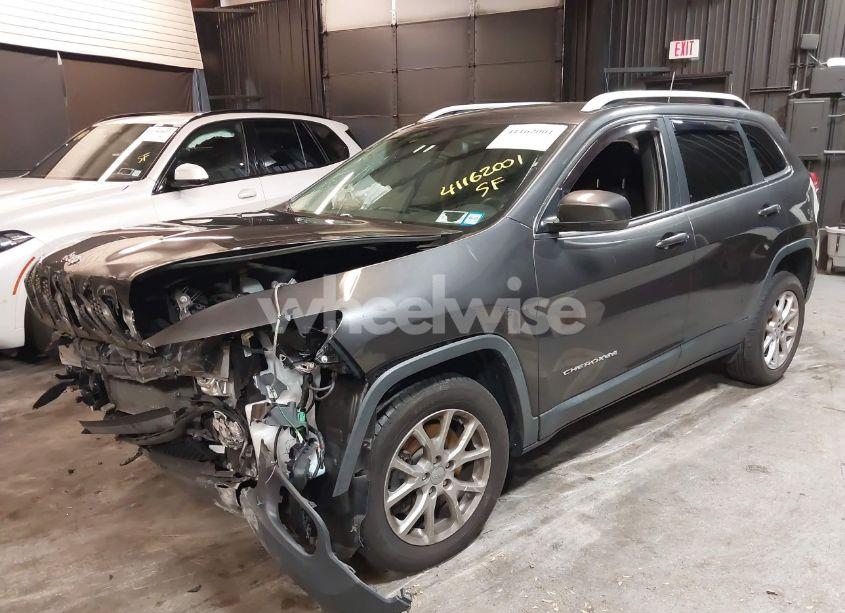 Photo 2 of 2017 Jeep Cherokee LATITUDE FWD (VIN 1C4PJLCS1HW592799)