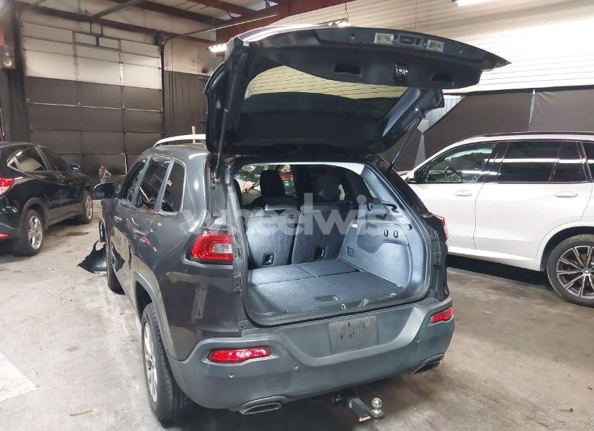 Photo 3 of 2017 Jeep Cherokee LATITUDE FWD (VIN 1C4PJLCS1HW592799)