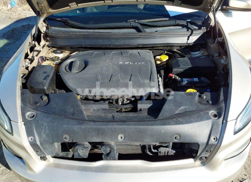 Photo 10 of 2014 Jeep Cherokee LATITUDE (VIN 1C4PJLCS2EW265520)