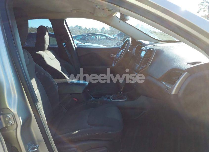 Photo 5 of 2014 Jeep Cherokee LATITUDE (VIN 1C4PJLCS2EW265520)