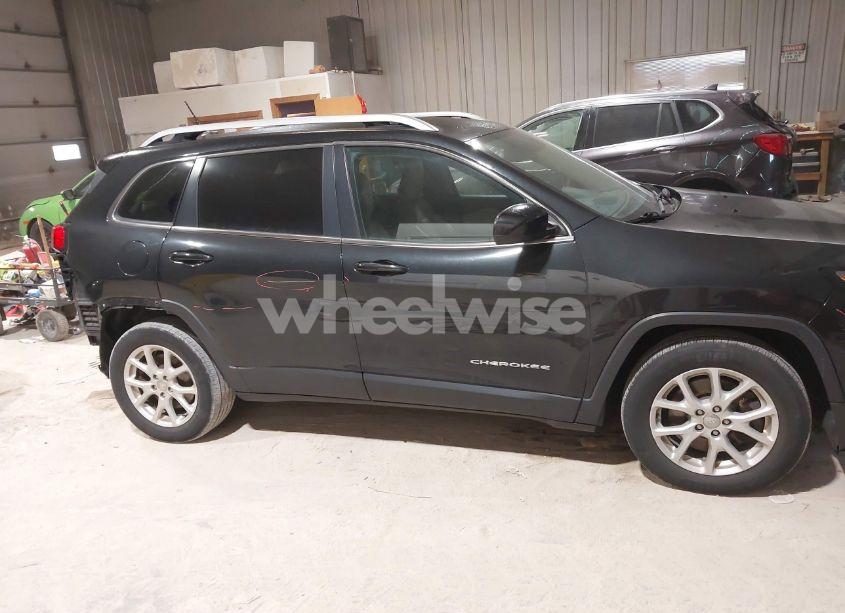 Photo 14 of 2015 Jeep Cherokee LATITUDE (VIN 1C4PJLCS2FW531636)