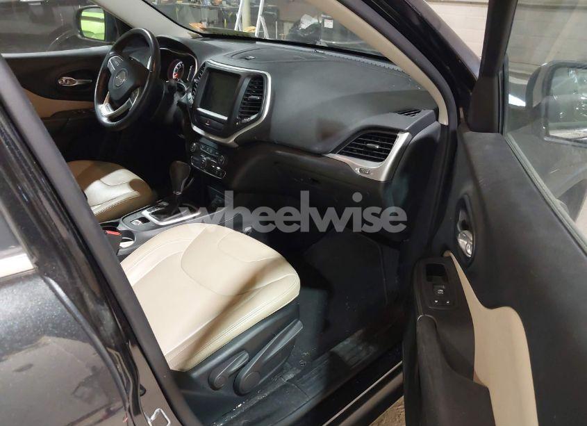 Photo 5 of 2015 Jeep Cherokee LATITUDE (VIN 1C4PJLCS2FW531636)