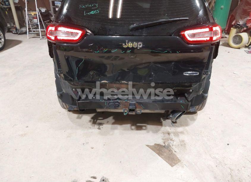 Photo 6 of 2015 Jeep Cherokee LATITUDE (VIN 1C4PJLCS2FW531636)