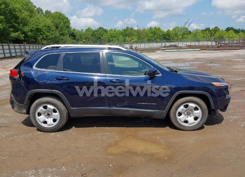 Photo 13 of 2015 Jeep Cherokee LATITUDE (VIN 1C4PJLCS2FW636726)