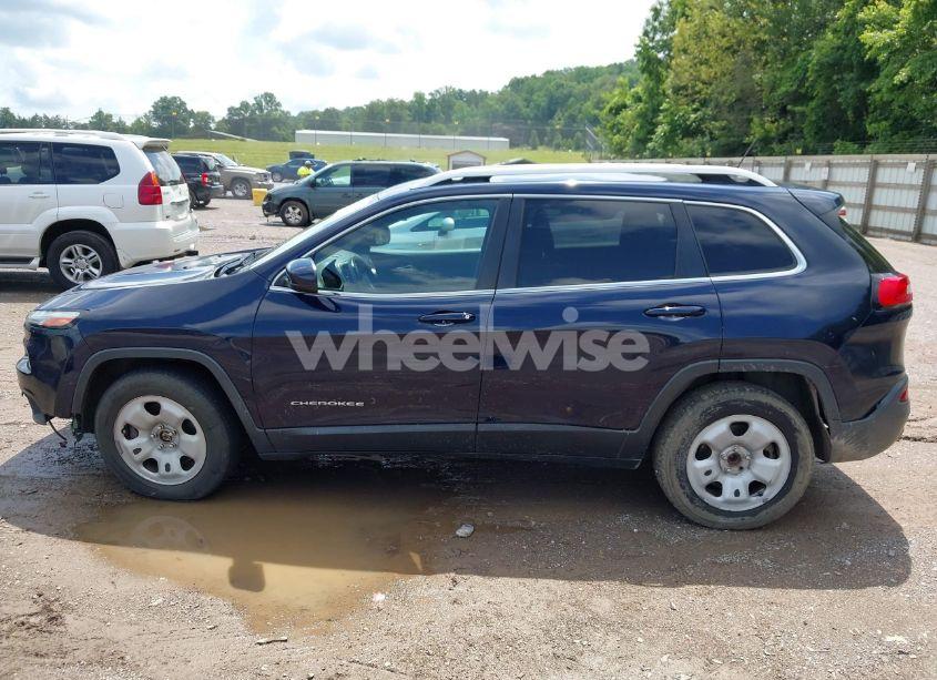 Photo 14 of 2015 Jeep Cherokee LATITUDE (VIN 1C4PJLCS2FW636726)