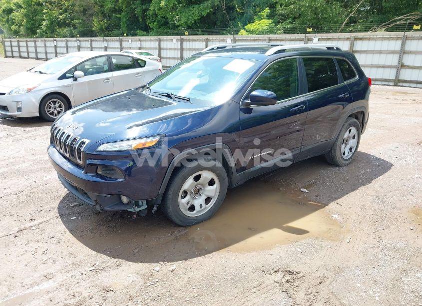 Photo 2 of 2015 Jeep Cherokee LATITUDE (VIN 1C4PJLCS2FW636726)