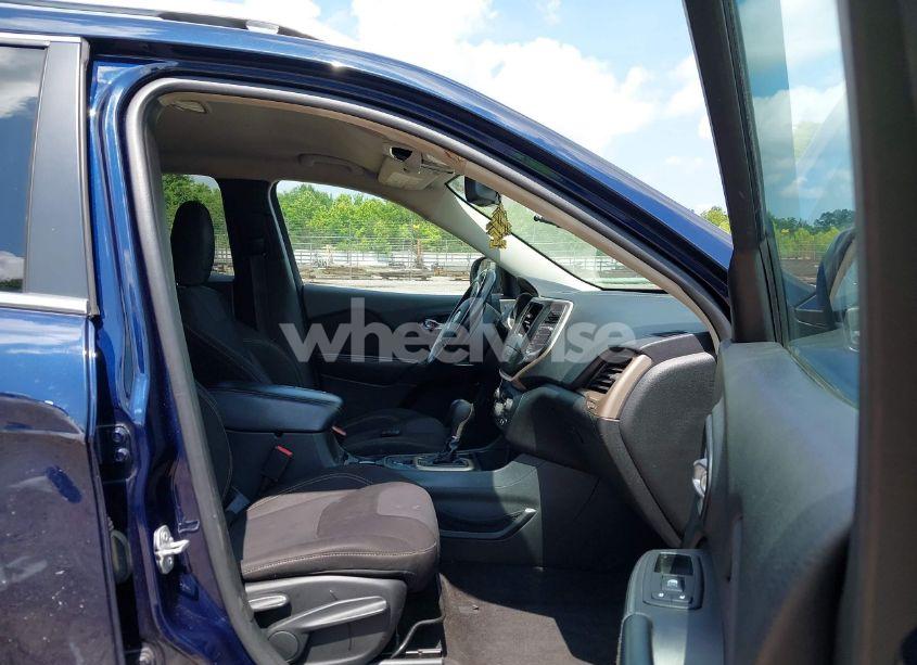 Photo 5 of 2015 Jeep Cherokee LATITUDE (VIN 1C4PJLCS2FW636726)