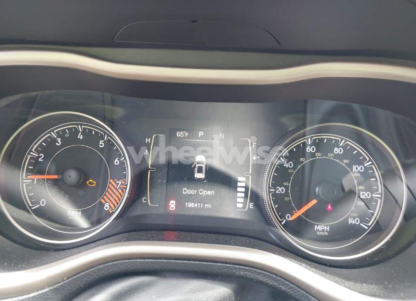 Photo 7 of 2015 Jeep Cherokee LATITUDE (VIN 1C4PJLCS2FW636726)