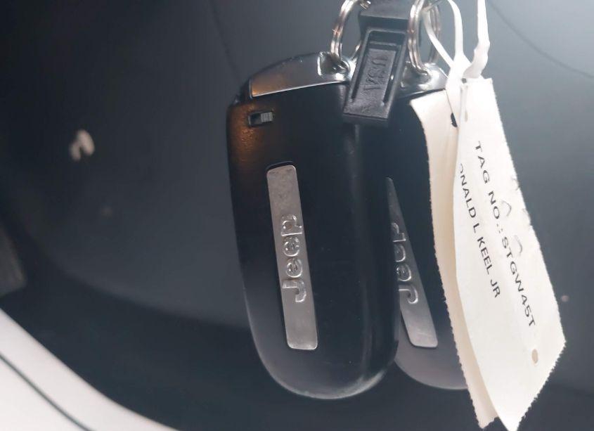 Photo 11 of 2015 Jeep Cherokee LATITUDE (VIN 1C4PJLCS2FW700585)