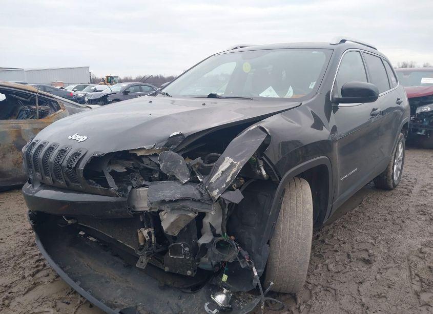 Photo 2 of 2015 Jeep Cherokee LATITUDE (VIN 1C4PJLCS2FW700585)