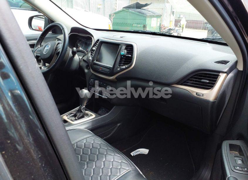 Photo 5 of 2016 Jeep Cherokee LATITUDE (VIN 1C4PJLCS2GW108508)