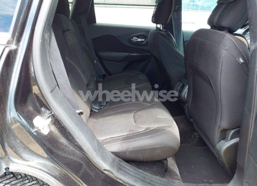 Photo 8 of 2016 Jeep Cherokee LATITUDE (VIN 1C4PJLCS2GW108508)