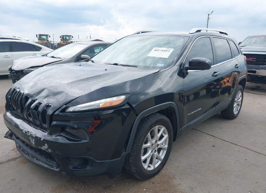 Photo 2 of 2016 Jeep Cherokee LATITUDE (VIN 1C4PJLCS2GW177862)