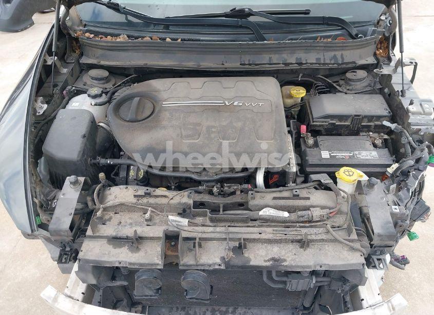 Photo 10 of 2016 Jeep Cherokee LATITUDE (VIN 1C4PJLCS2GW190322)