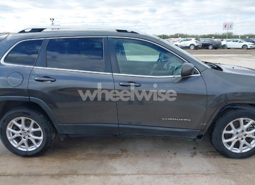 Photo 14 of 2016 Jeep Cherokee LATITUDE (VIN 1C4PJLCS2GW190322)