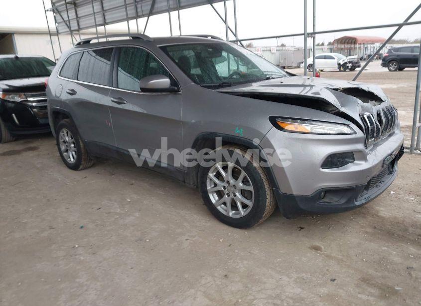 2017 Jeep Cherokee LATITUDE FWD (VIN 1C4PJLCS2HW596098) main photo