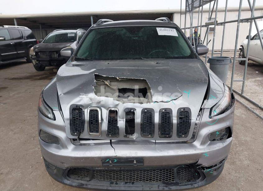 Photo 13 of 2017 Jeep Cherokee LATITUDE FWD (VIN 1C4PJLCS2HW596098)