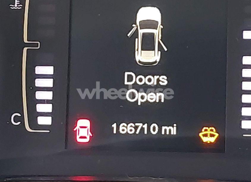 Photo 16 of 2014 Jeep Cherokee LATITUDE (VIN 1C4PJLCS3EW185157)