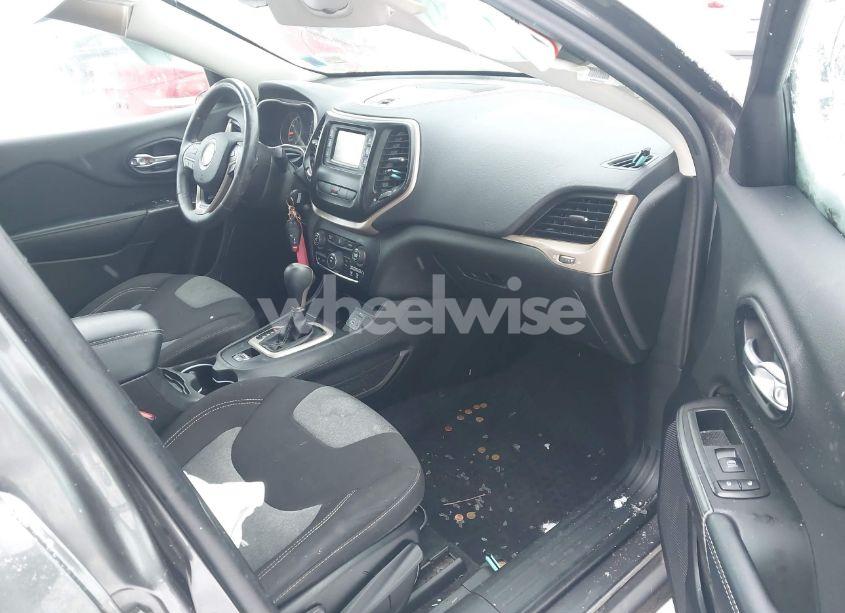 Photo 5 of 2014 Jeep Cherokee LATITUDE (VIN 1C4PJLCS3EW185157)