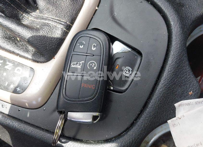 Photo 11 of 2014 Jeep Cherokee LATITUDE (VIN 1C4PJLCS3EW222188)