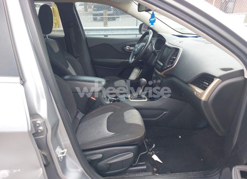 Photo 5 of 2014 Jeep Cherokee LATITUDE (VIN 1C4PJLCS3EW222188)