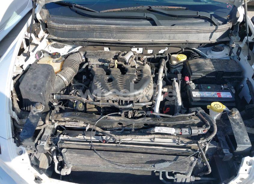 Photo 10 of 2015 Jeep Cherokee LATITUDE (VIN 1C4PJLCS3FW536361)