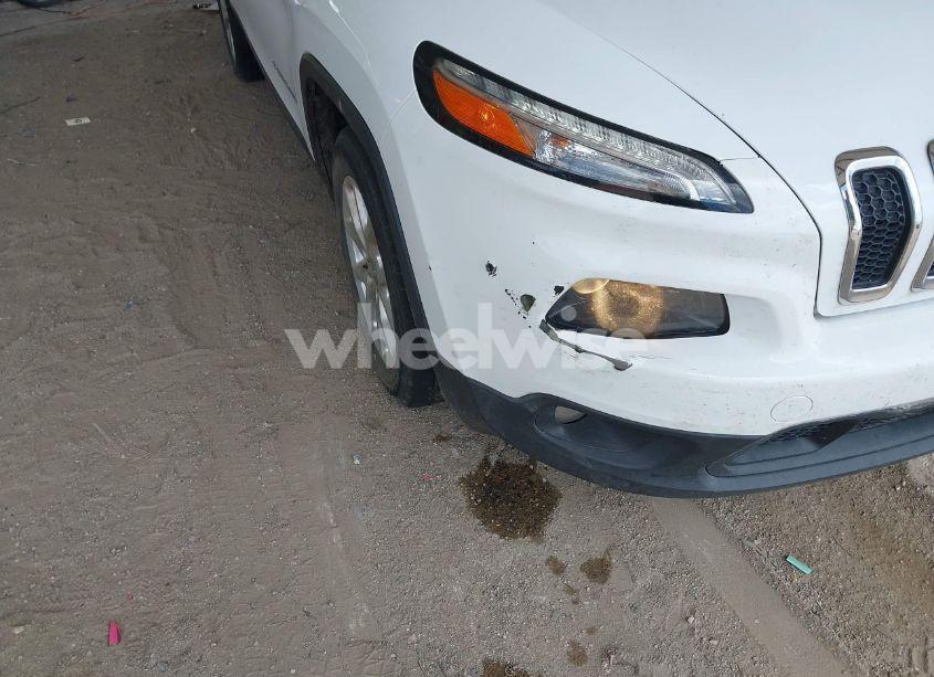 Photo 6 of 2015 Jeep Cherokee LATITUDE (VIN 1C4PJLCS3FW536361)