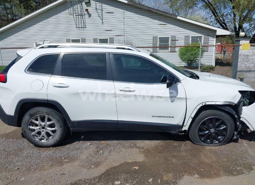 Photo 14 of 2015 Jeep Cherokee LATITUDE (VIN 1C4PJLCS3FW670254)