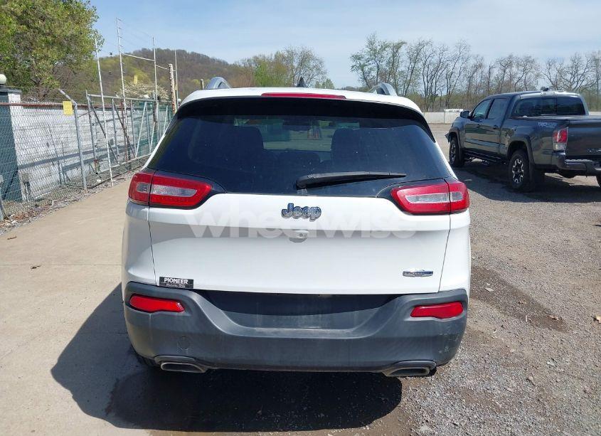 Photo 17 of 2015 Jeep Cherokee LATITUDE (VIN 1C4PJLCS3FW670254)