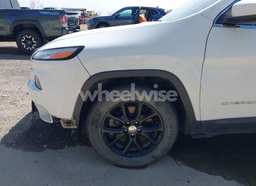 Photo 20 of 2015 Jeep Cherokee LATITUDE (VIN 1C4PJLCS3FW670254)